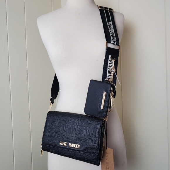 Steve Madden Handbags - STEVE MADDEN black blaurie crossbody bag